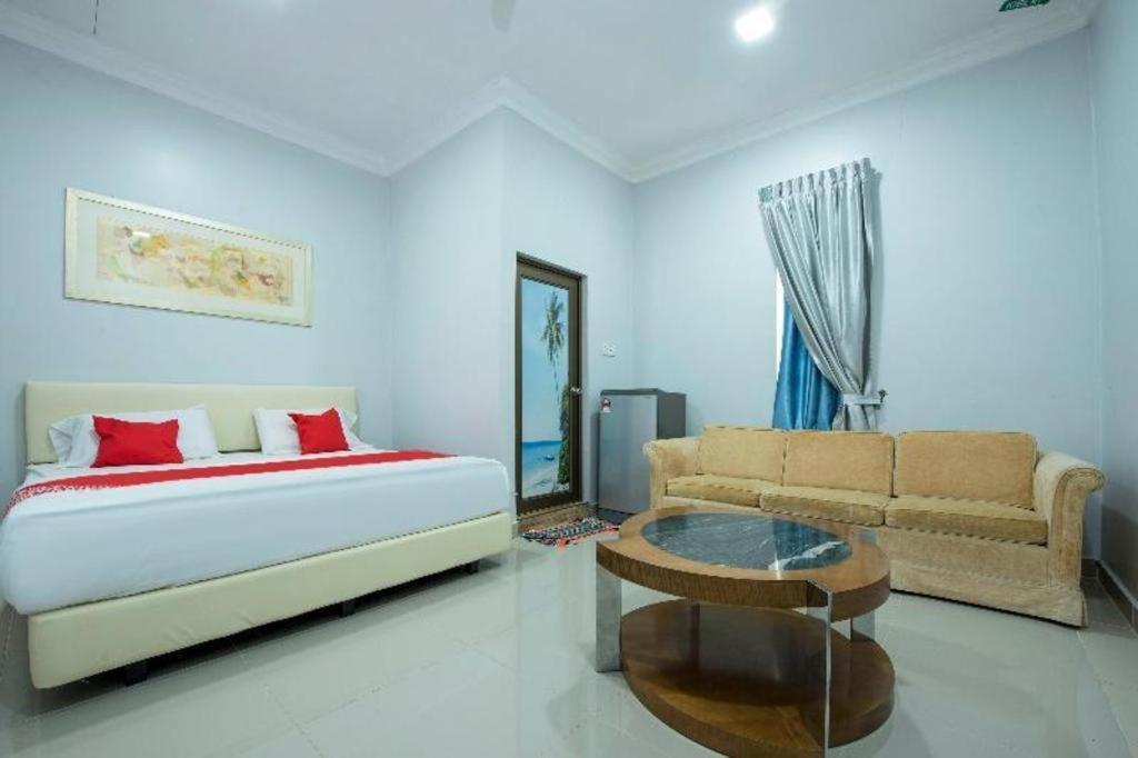 Oyo 90234 Sungai Rengit City Resort 2 Kampung Sungai Rengit Exterior foto